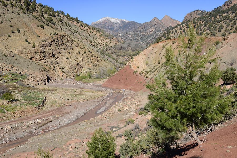 Valley near Achaouik