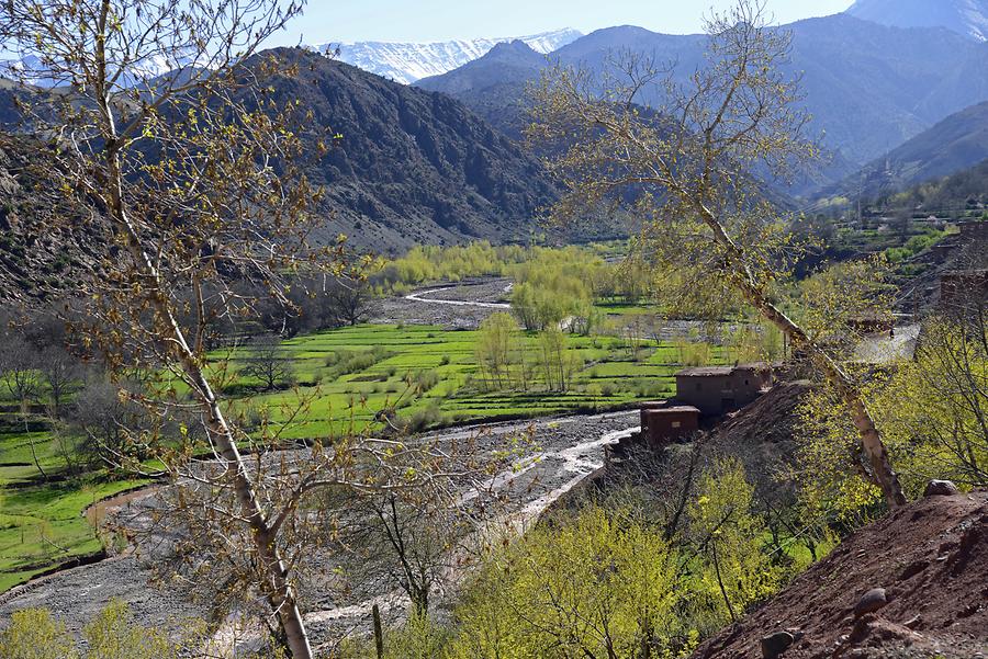 Valley near Achaouik