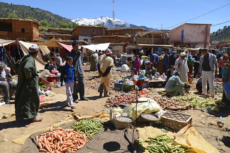 Weekly Market near Aït M'hamed