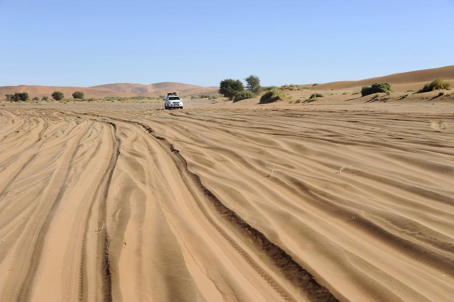 Drive through Sossusvlei