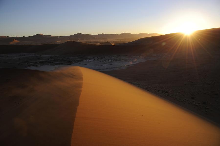 Sunrise at Deadvlei