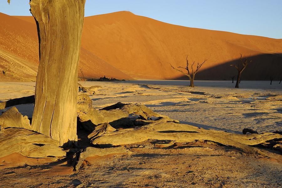 Sunset at Deadvlei