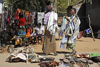 Curio Market Victoria Falls (2)