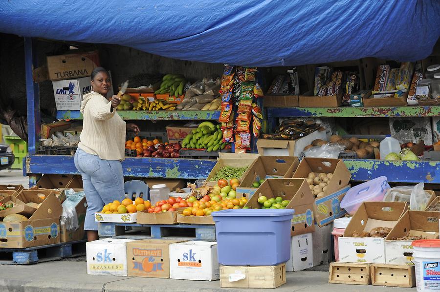 Nassau - Potters Cay; Market