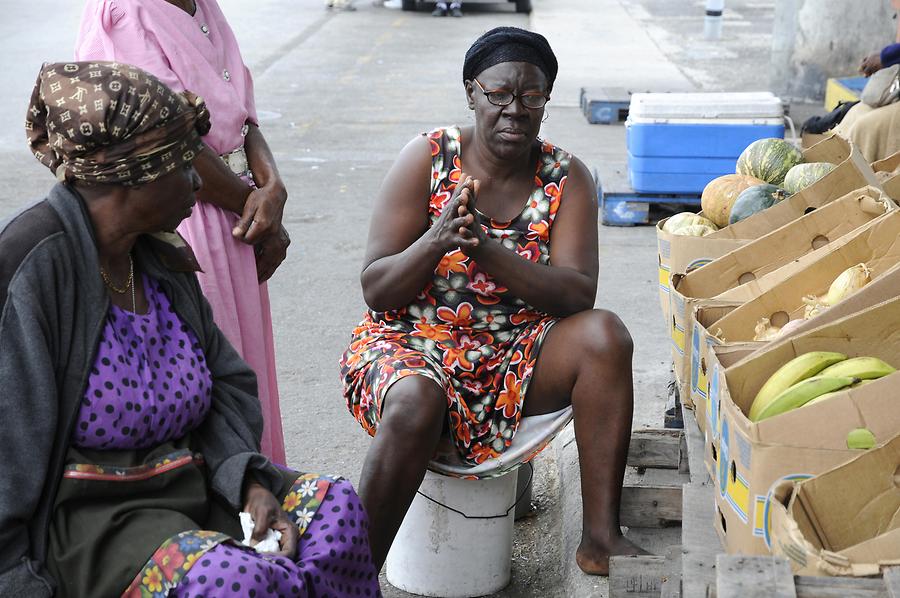 Nassau - Potters Cay; Market