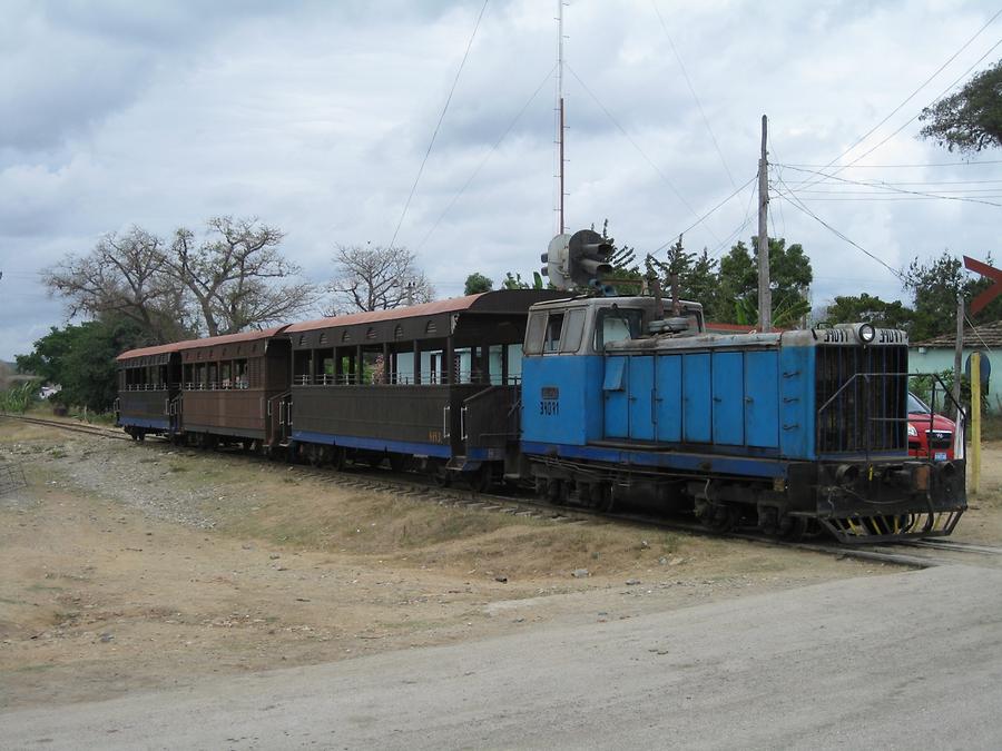 Valle de los Ingenios - Manaca-Iznaga -Tren Turistico