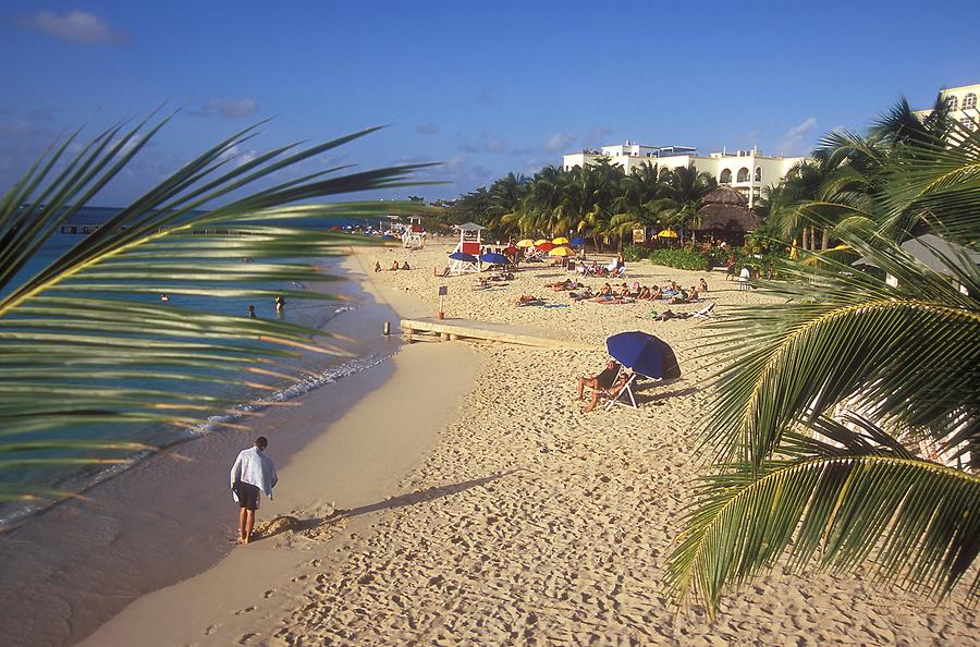 Doctor's Cave Beach Club