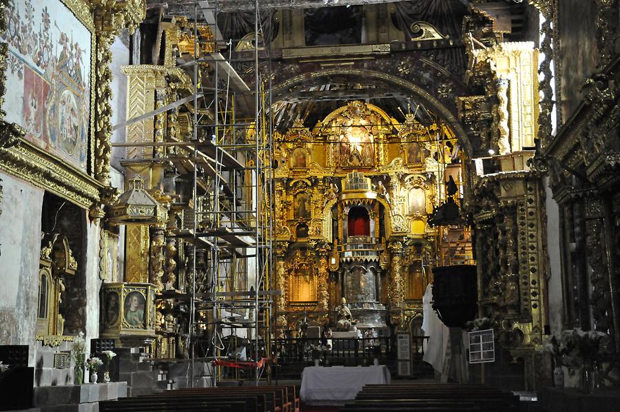 Andahuaylillas - Church; Inside