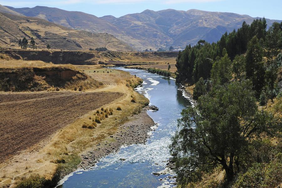 Urubamba Valley near Pikillaqta