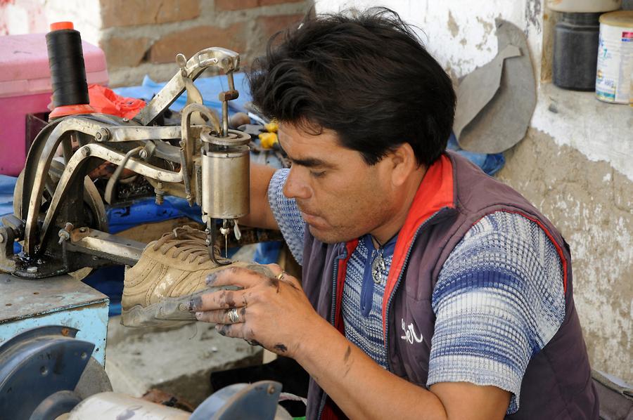 Cajamarca - Market; Cobbler