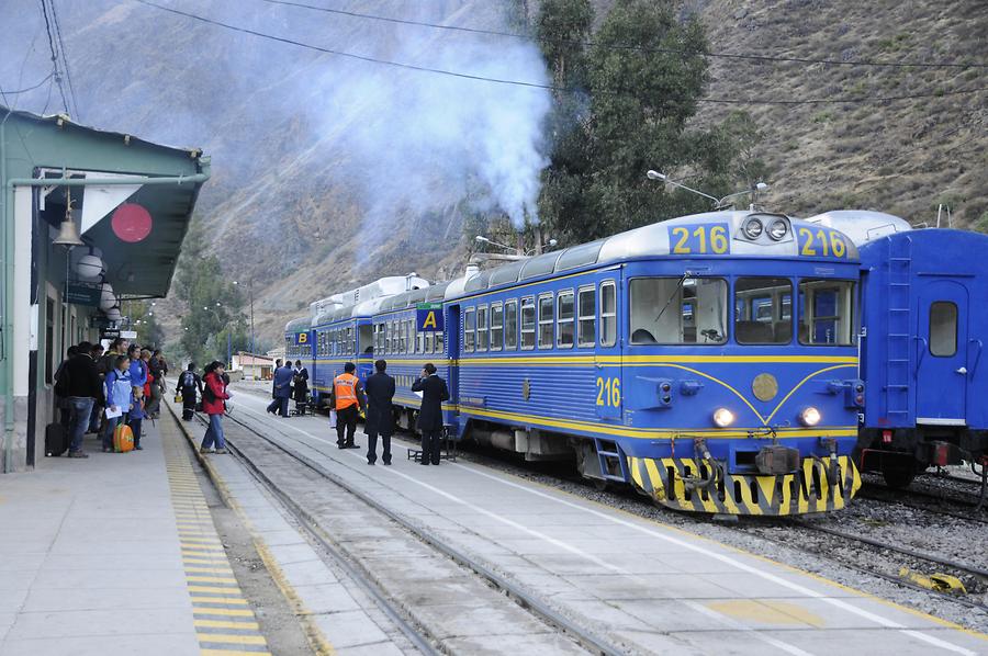 Ollantaytambo - Train Station