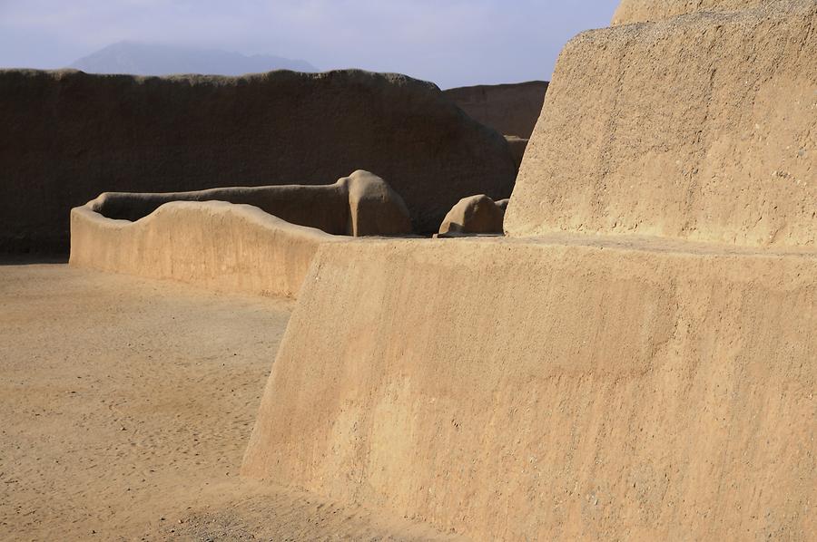 Chan Chan - Tschudi Palace; Cemetery