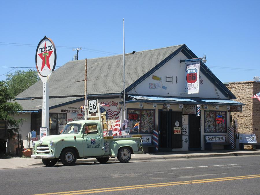 Seligman - Angel & Vilma's Gift Shop