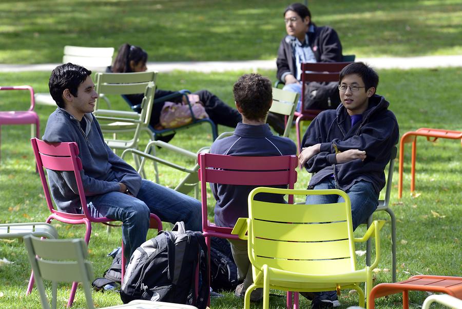 Cambridge - Harvard Yard; Students