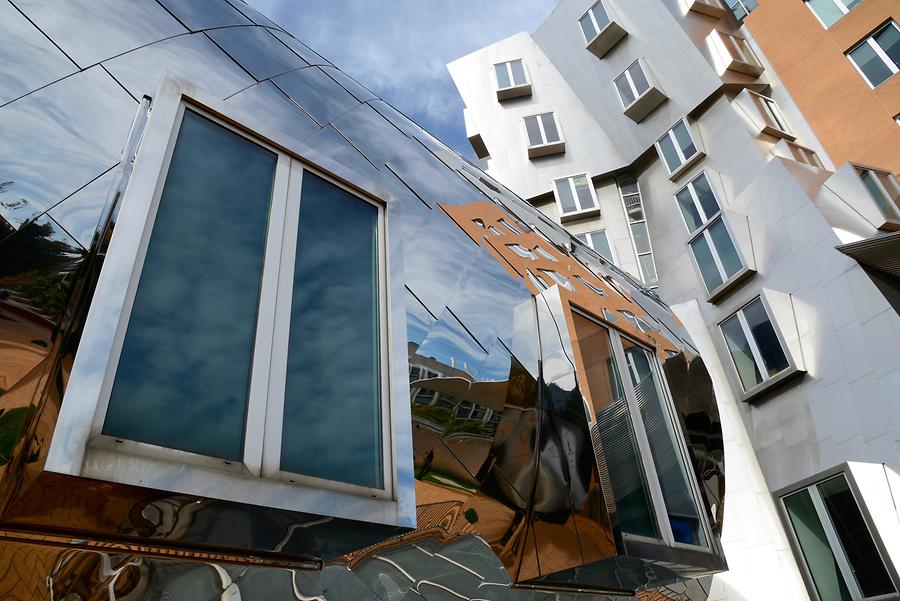 Cambridge - Massachusetts Institute of Technology; Ray and Maria Stata Center