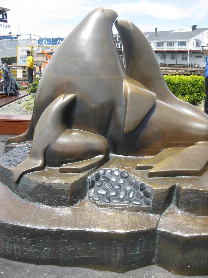 San Francisco Pier 39 & Sea Lions Monument