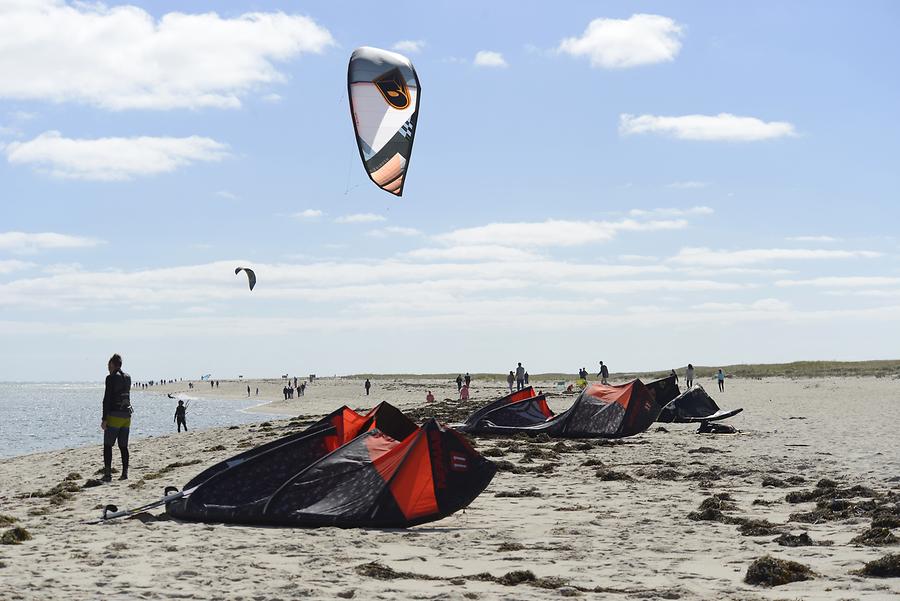 Nauset Beach - Kiteboarders