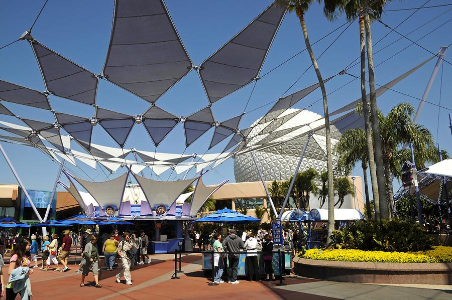 Epcot Theme Park - Spaceship Earth