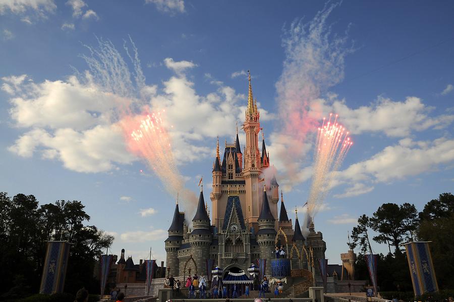 Magic Kingdom - Cinderella Castle; Show