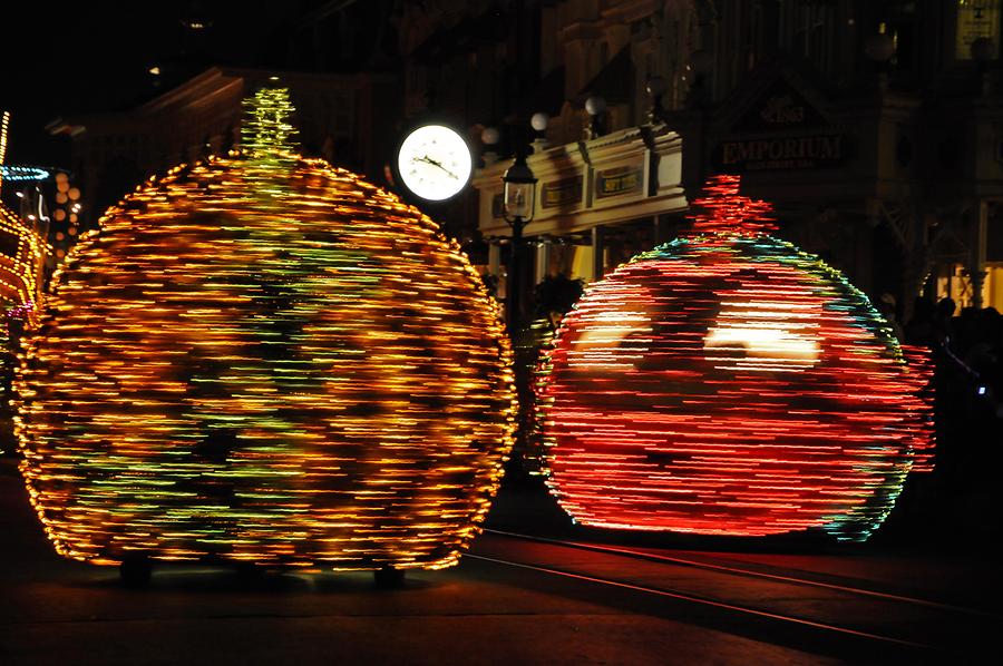 Main Street Electrical Parade