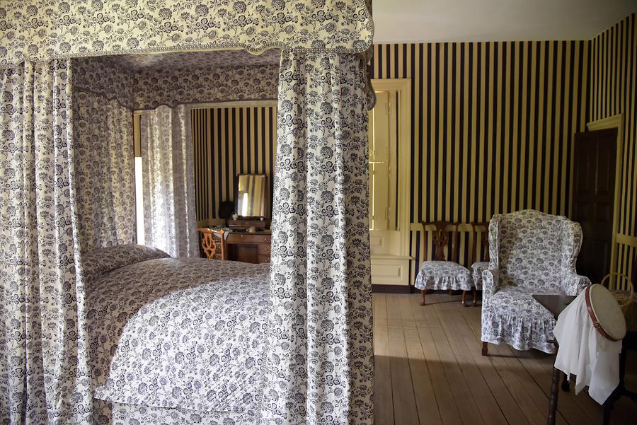 Colonial Williamsburg - Bedroom
