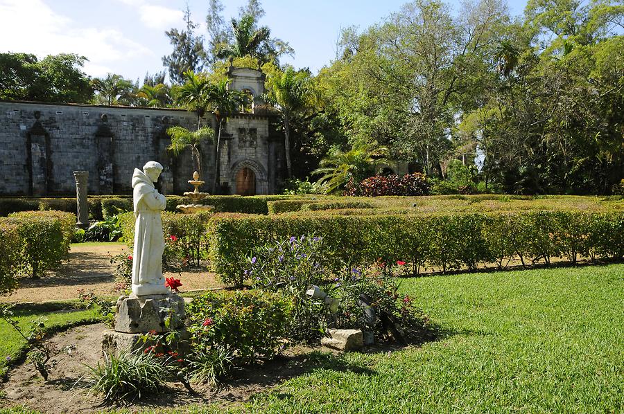 St. Bernard de Clairvaux Church - Garden