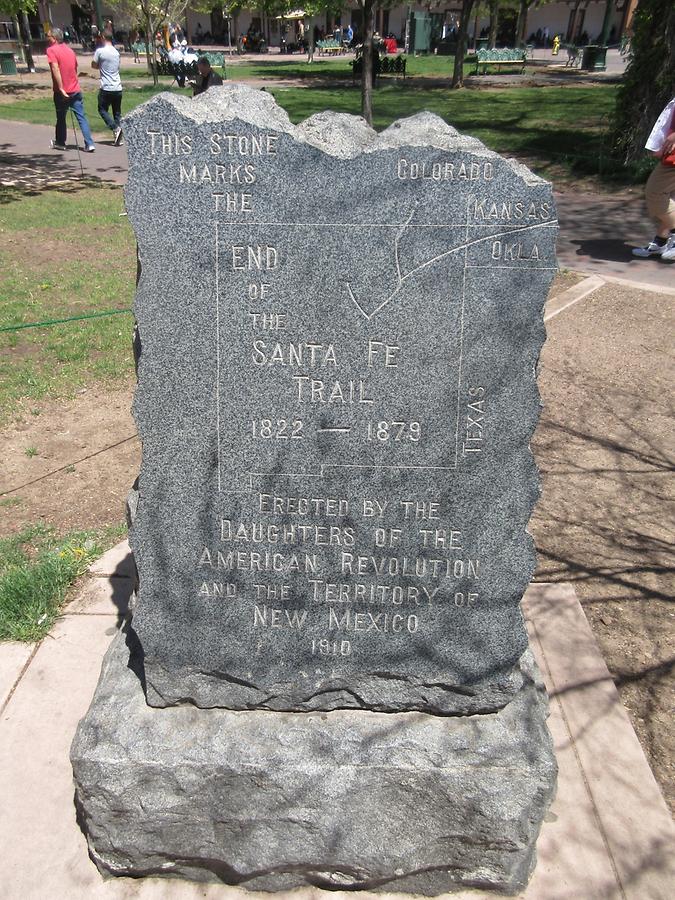 Santa Fe - Plaza - Monument 'End of Santa Fe Trail'