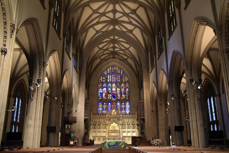 Financial District - Trinity Church; Nave