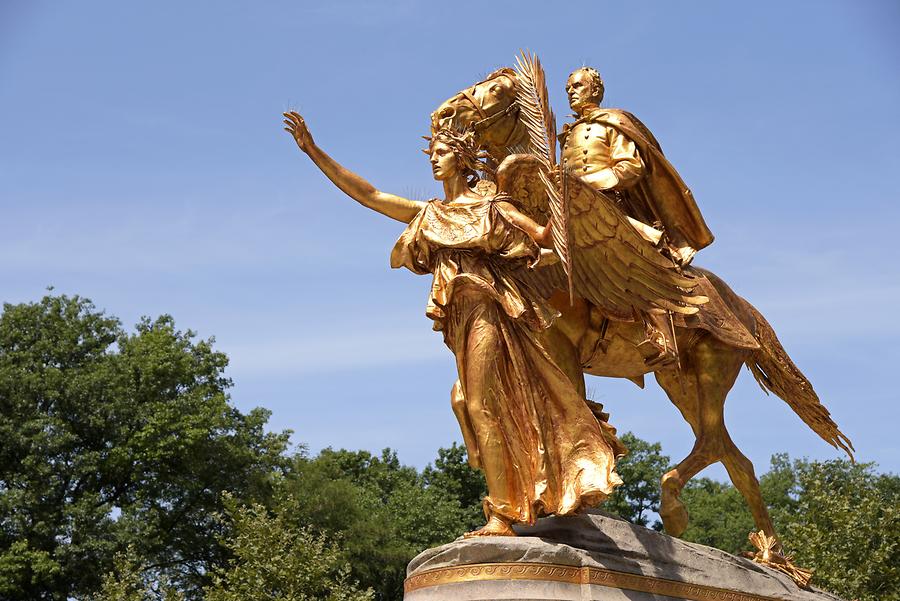 Grand Army Plaza - Statue of W. T. Sherman