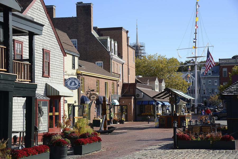 Colonial Harbour - Waterfront