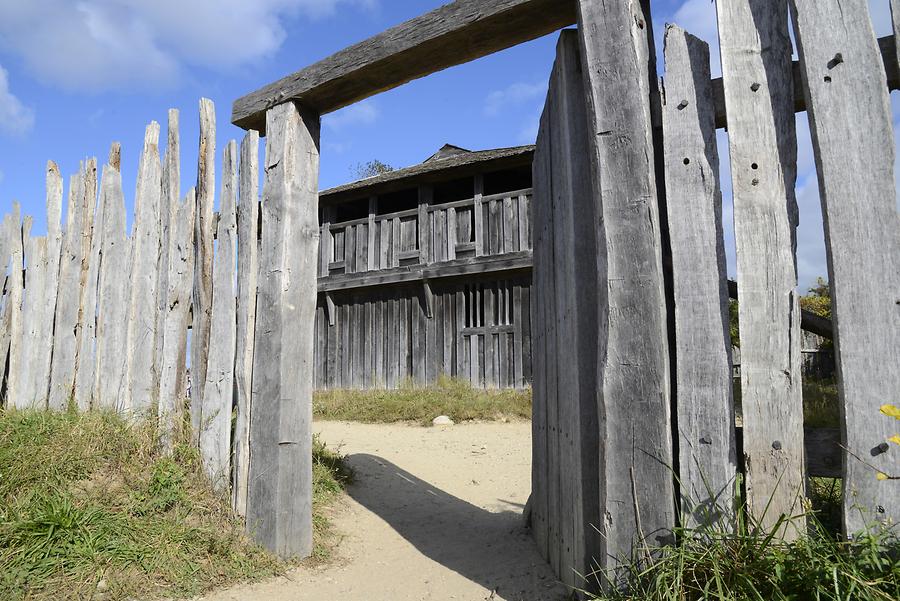 Plymouth - Plimoth Plantation; Fort