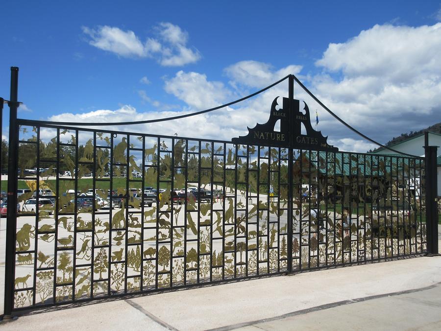 Crazy Horse - Black Hills Nature Gates