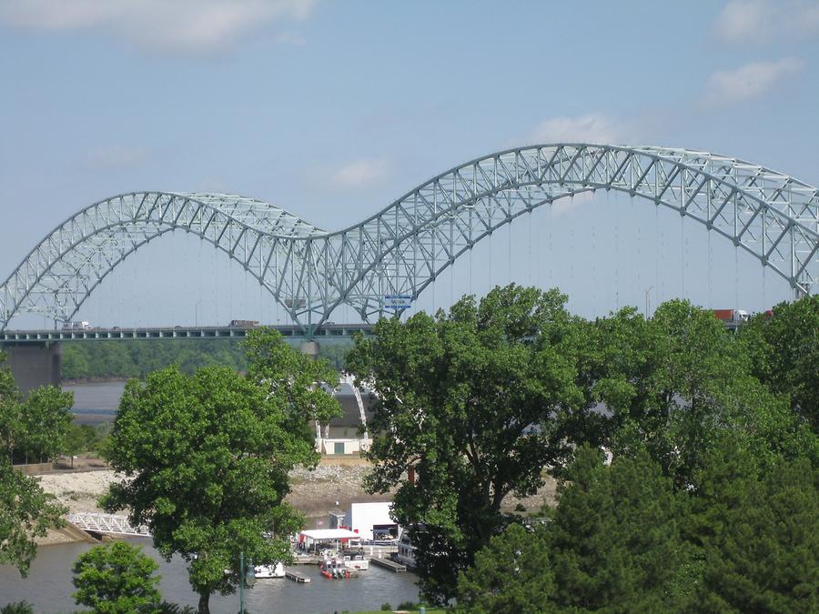 Memphis Hernando De Soto Bridge