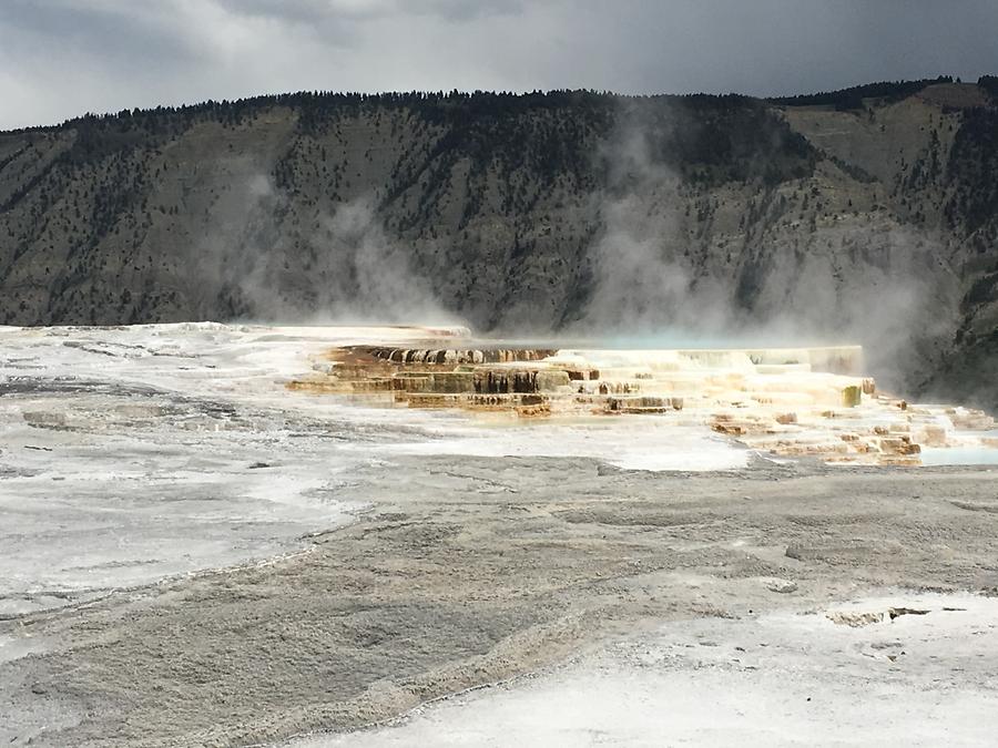 Yellowstone National Park - Mammoth Hot Springs Terraces