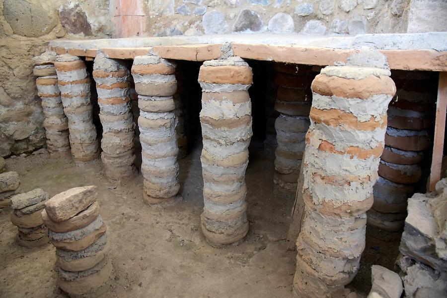 Garni - Roman Baths