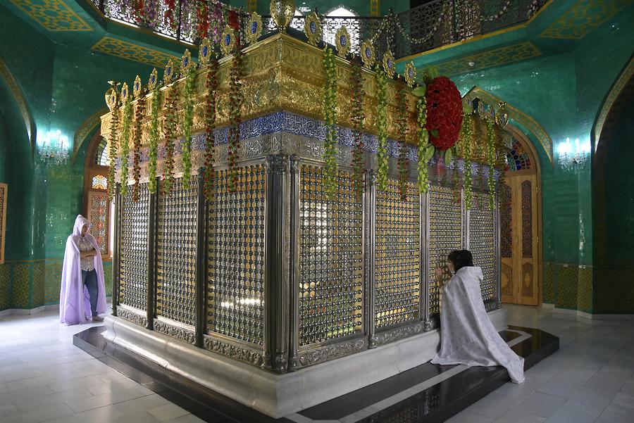 Baku - Bibi-Heybat Mosque; Tomb