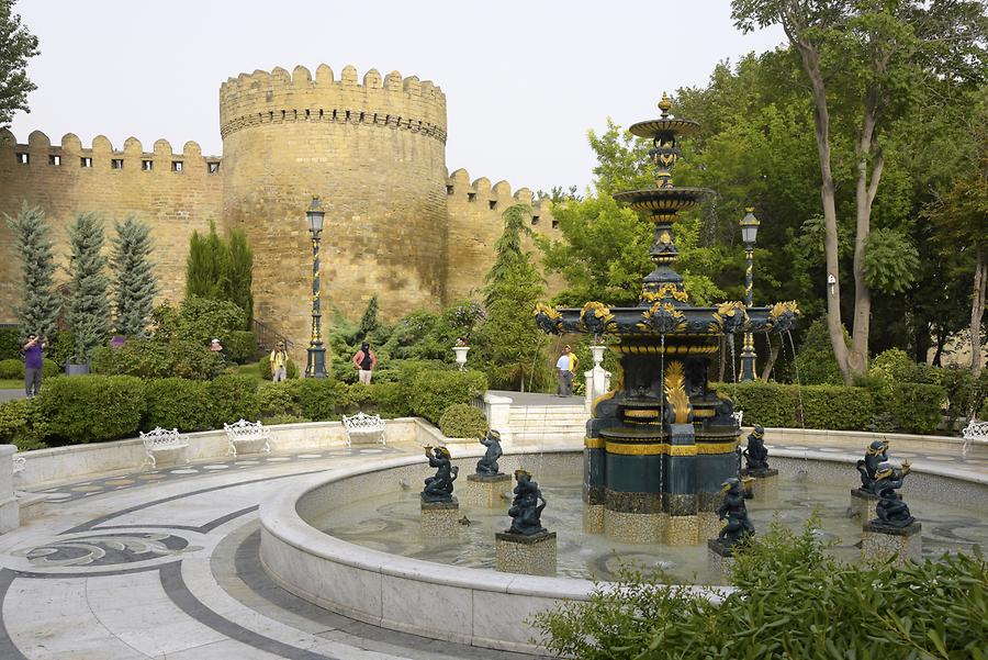 Azerbaijan State Philharmonic Hall - Park