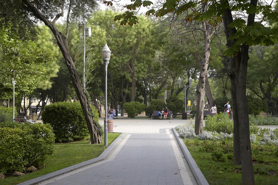 Azerbaijan State Philharmonic Hall - Park