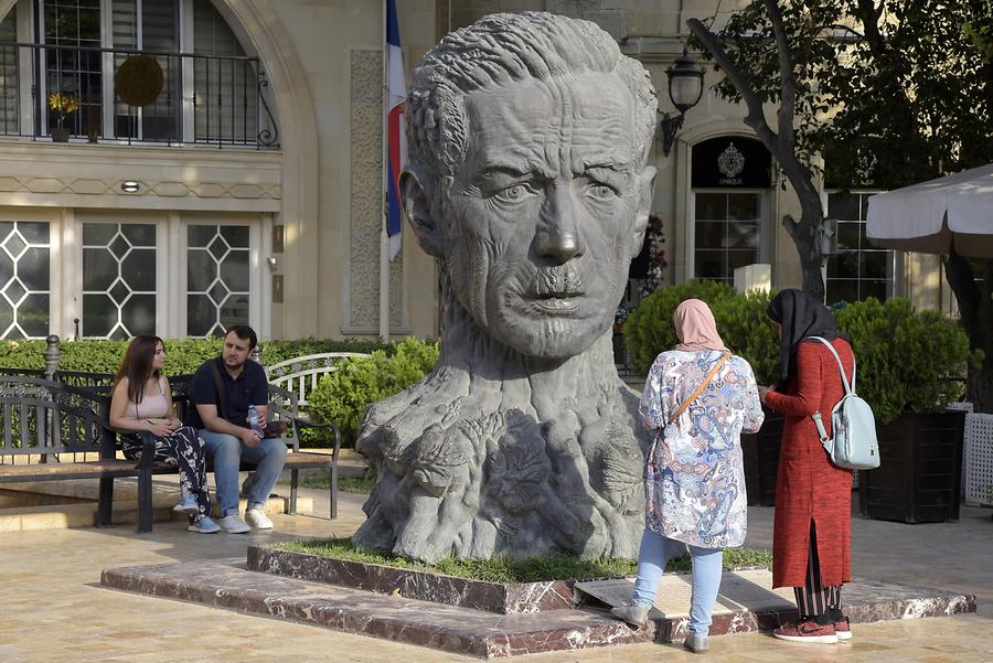 Vahid Monument