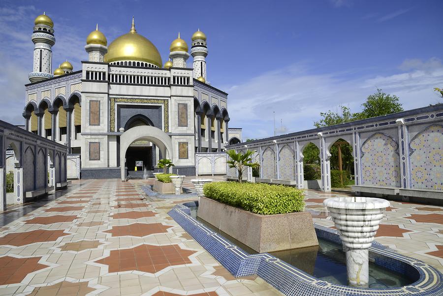 Jame' Asr Hassanil Bolkiah Mosque