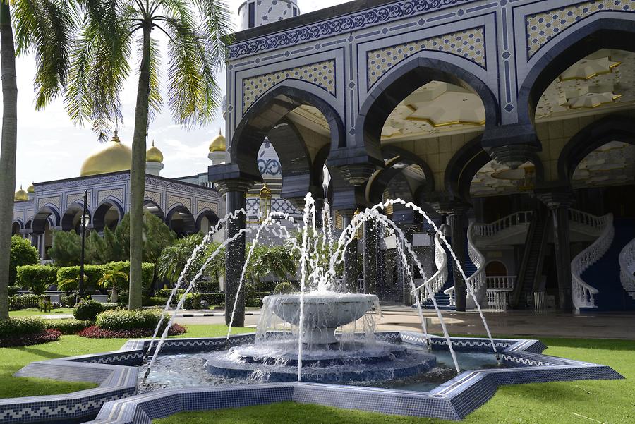 Jame' Asr Hassanil Bolkiah Mosque