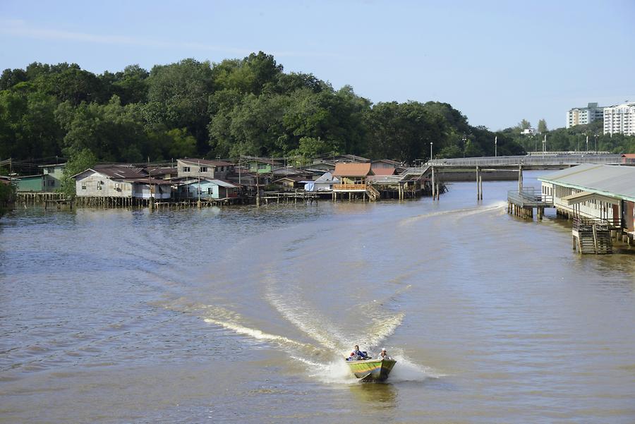 Kampong Ayer - Connecting Bridges