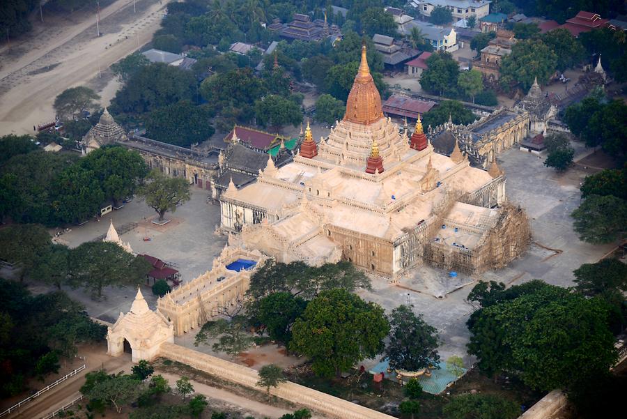 Ananda Balloon ride Bagan