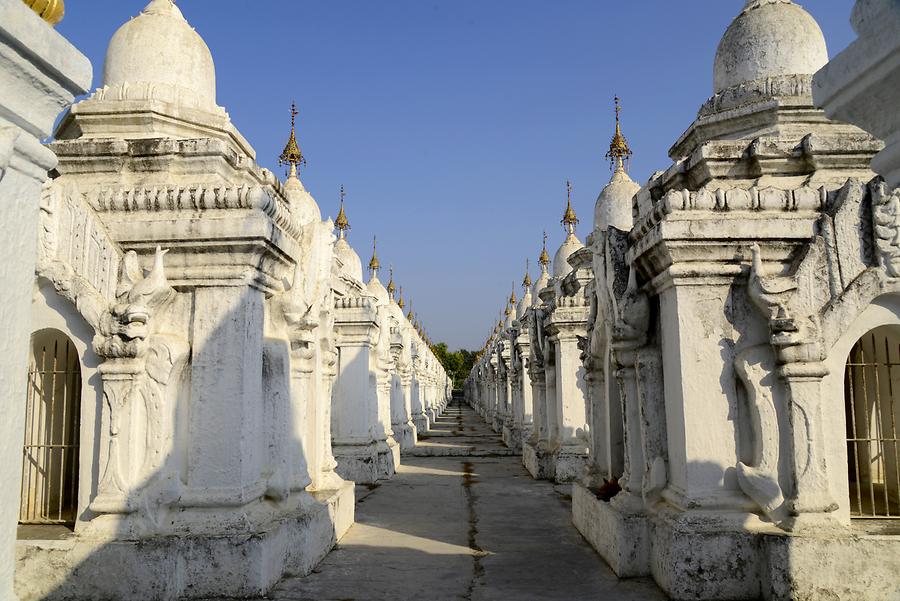 Kuthodaw Pagoda