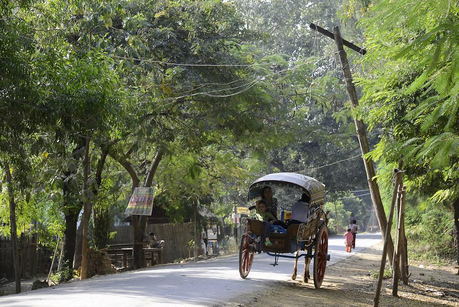 Carriage ride Inwa