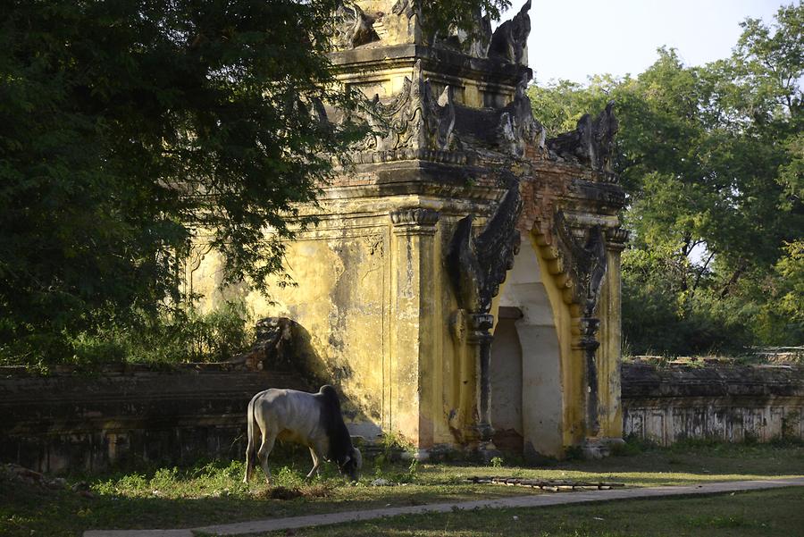 Maha Aungmye Monastery Inwa