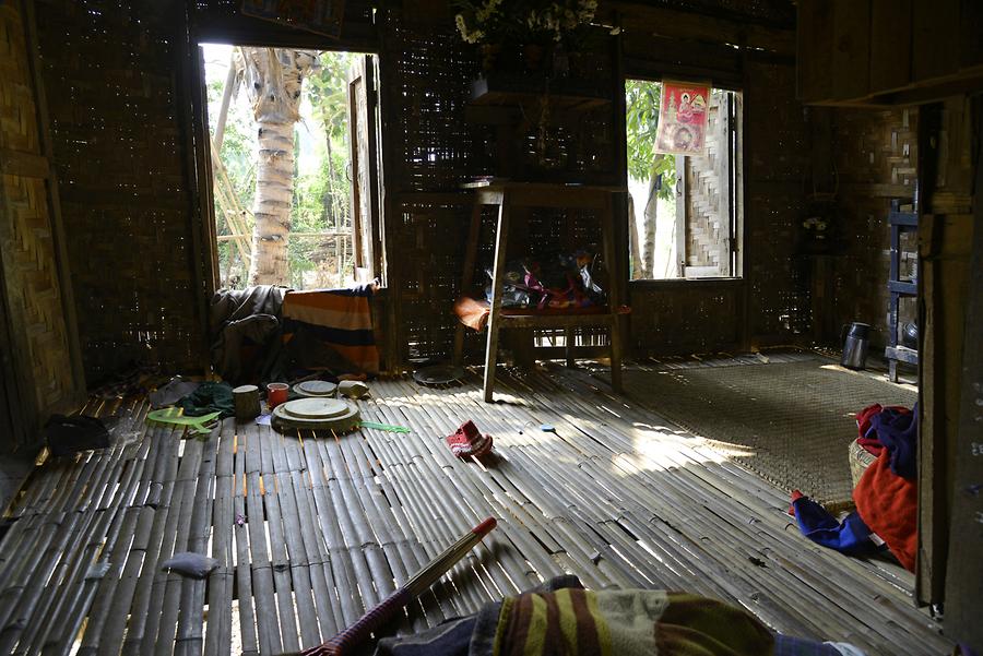 Mingun House interior