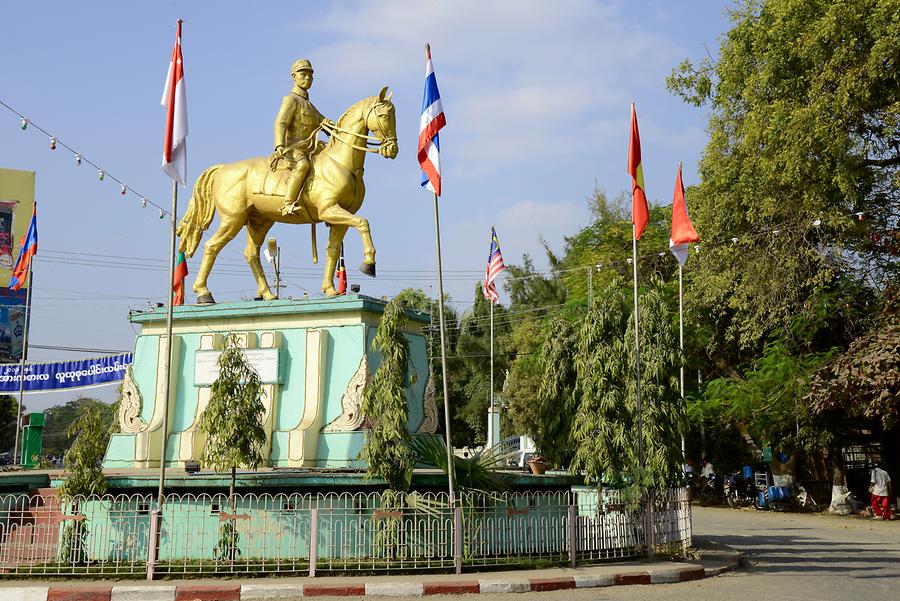 Bogyoke Statue Monywa