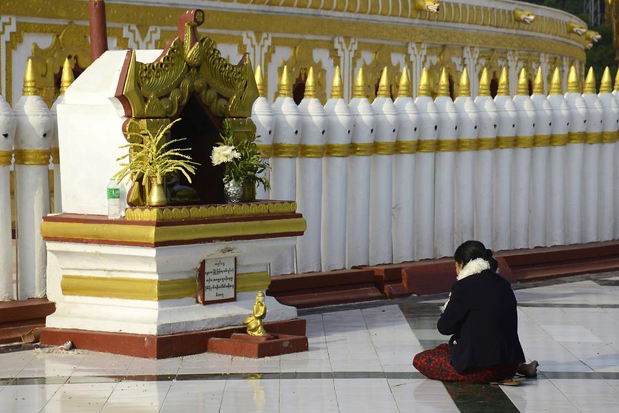 Kaughmundaw Pagoda Sagaing