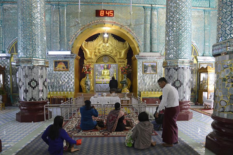 Kaughmundaw Pagoda Sagaing